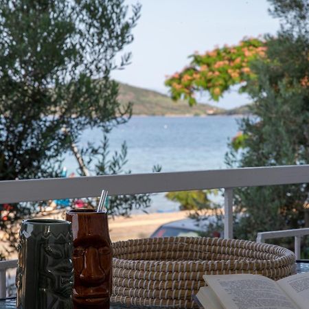 Seamoon Daire Néa Péramos Dış mekan fotoğraf